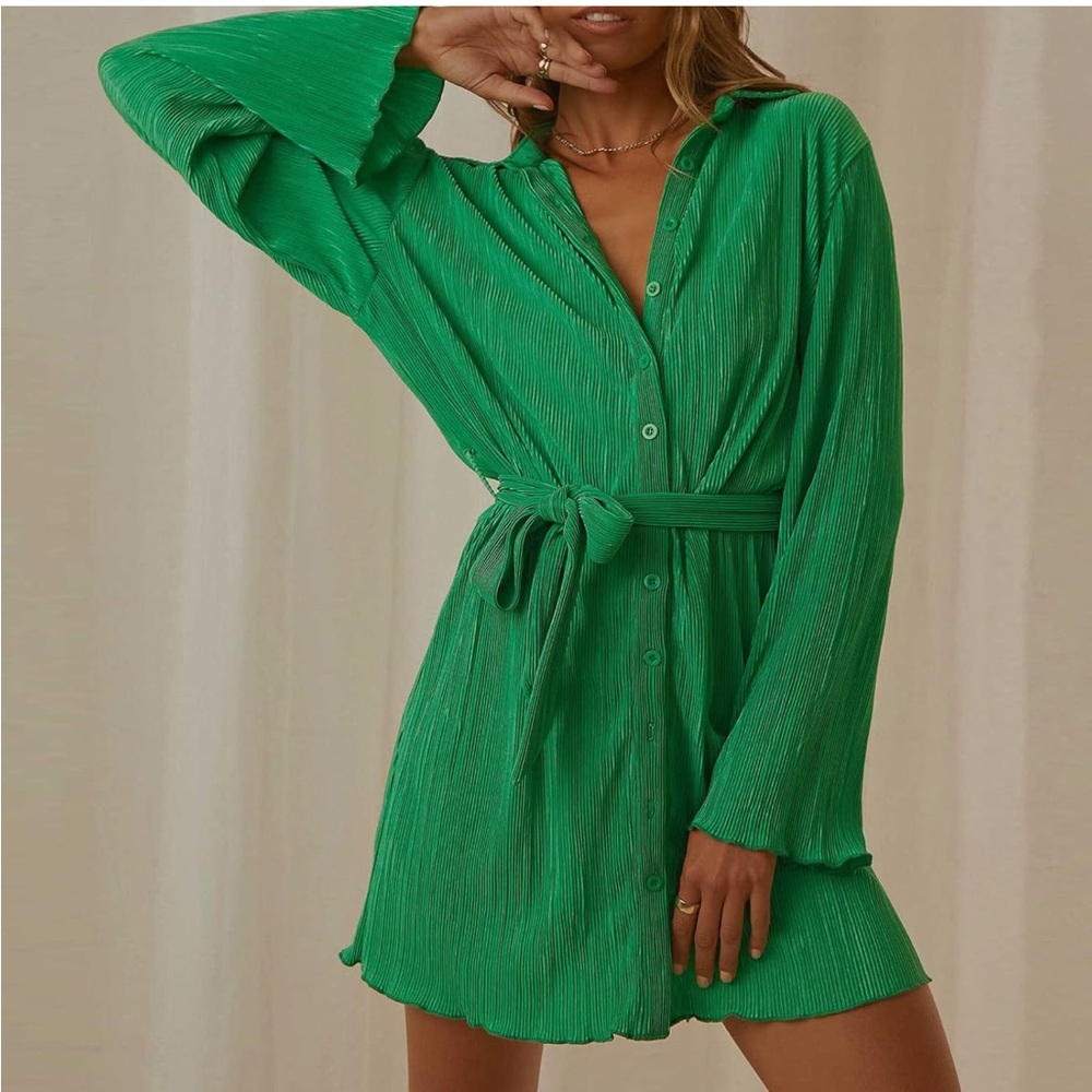 NWT Peppermayo Women's GREEN Silky Slinky Dress Size 4